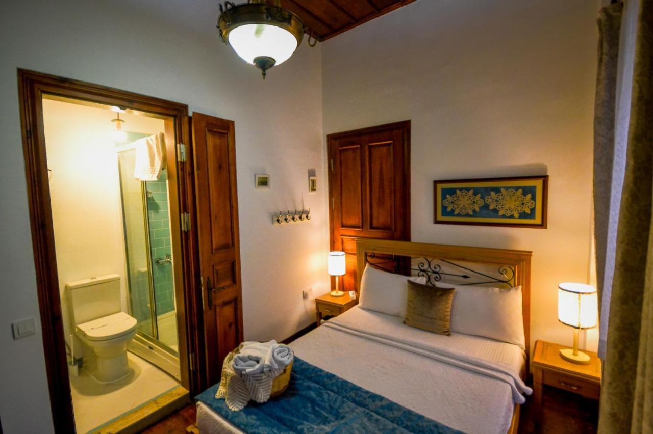 Aliye Hanim Hotel Айвалык Экстерьер фото