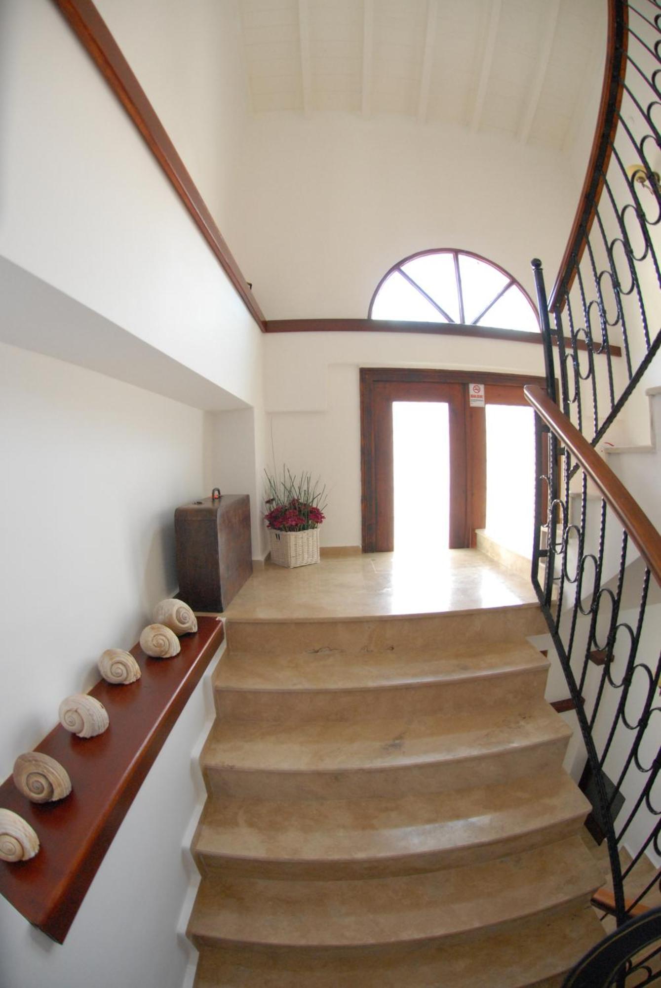 Aliye Hanim Hotel Айвалык Экстерьер фото