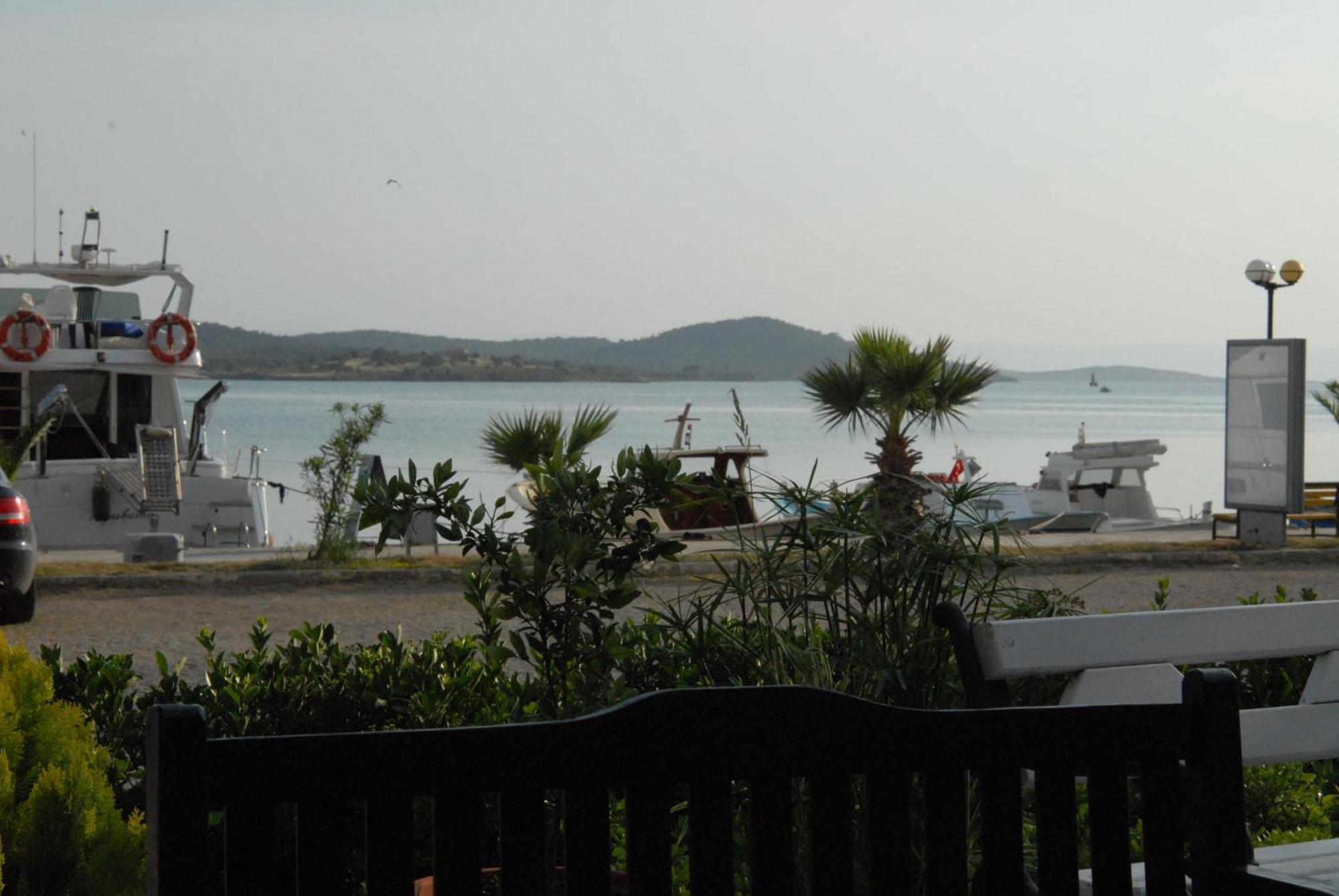 Aliye Hanim Hotel Айвалык Экстерьер фото